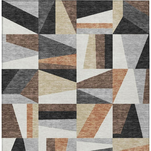 HomeRoots 5' Geometric Washable Area Rug in Gray, Brown & White | Versatile Indoor-Outdoor Decor Piece 659533