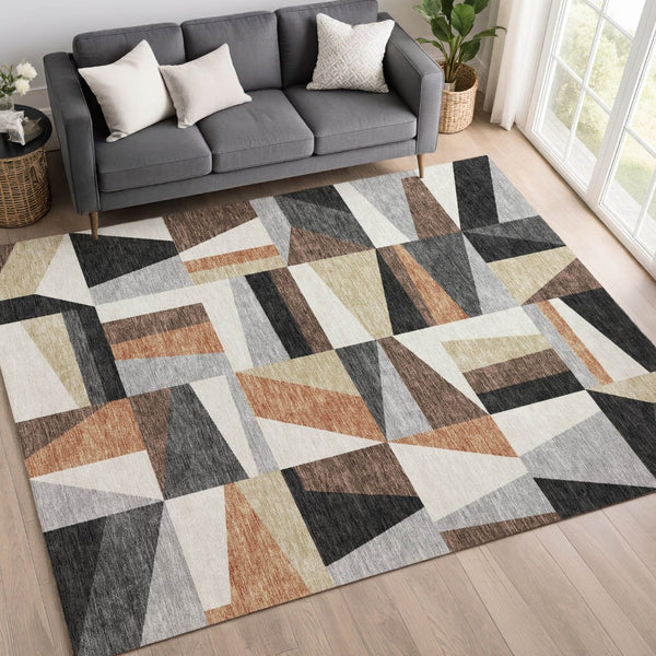 HomeRoots 5' Geometric Washable Area Rug in Gray, Brown & White | Versatile Indoor-Outdoor Decor Piece 659533