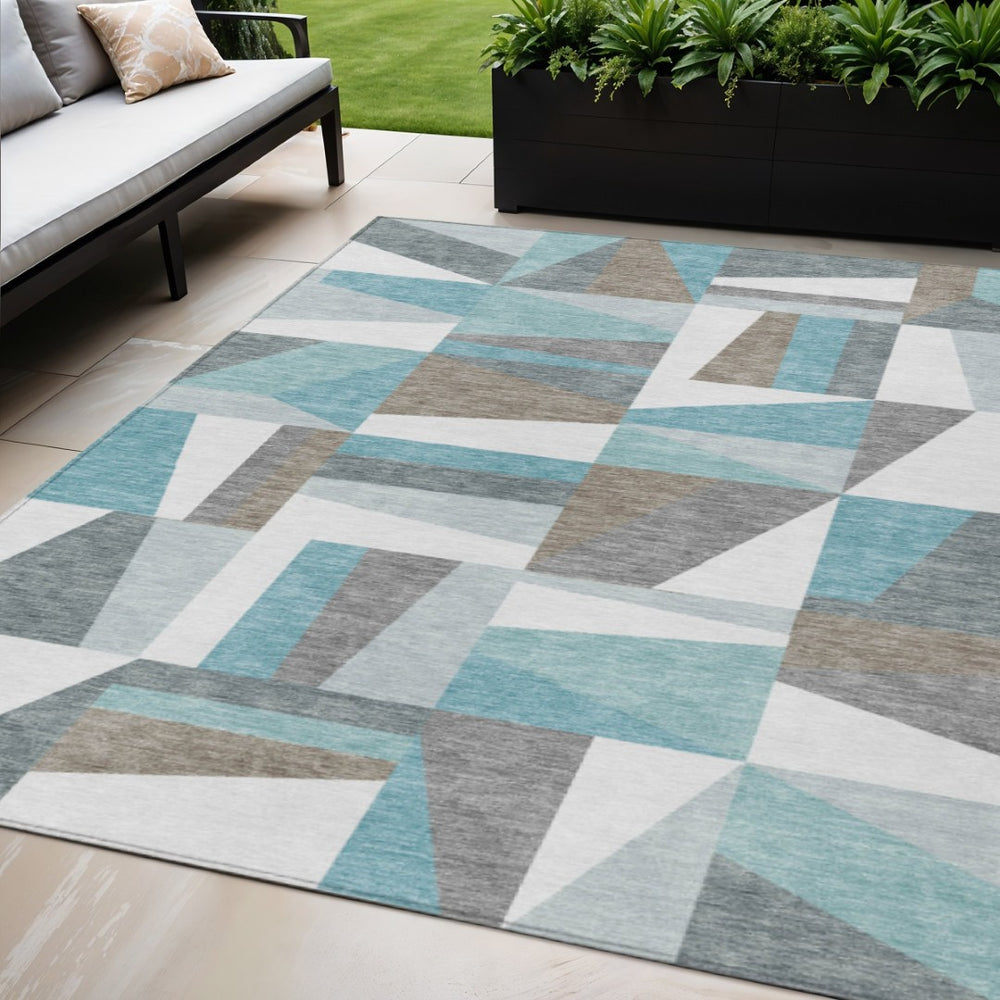 HomeRoots 5' Geometric Washable Area Rug in Teal Blue, Ivory & Gray – Perfect for Indoor & Outdoor Spaces! 659545