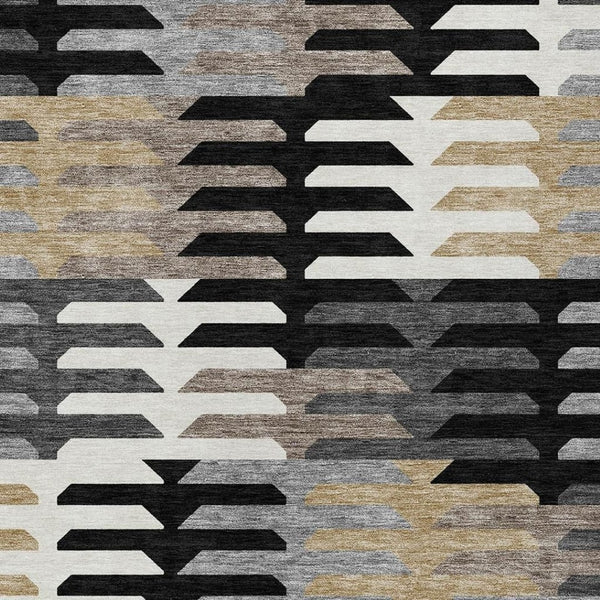HomeRoots 5' Modern Geometric Washable Area Rug in Black, White & Wheat - Indoor/Outdoor Durability & Style 659551