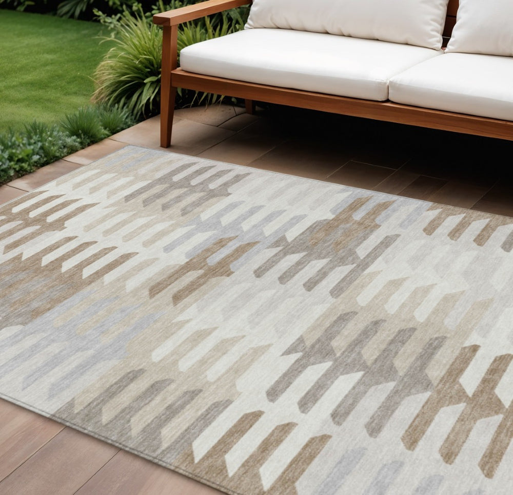 HomeRoots 9' Stylish Geometric Area Rug in Ivory, Gray & Brown – Washable, Durable for Indoor & Outdoor Use! 659578