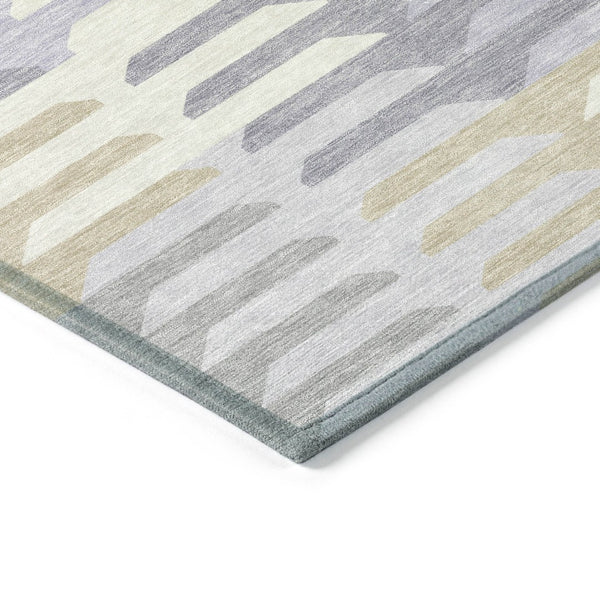 HomeRoots 5' Stylish Lavender Silver & Gray Geometric Area Rug – Washable Indoor/Outdoor Design for Any Space 659581