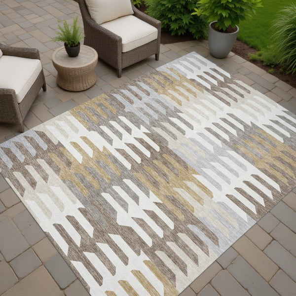 HomeRoots 8' X 10' Taupe Gray & Ivory Geometric Area Rug - Washable, Stain-Resistant, Ideal for Indoor/Outdoor Use 659589