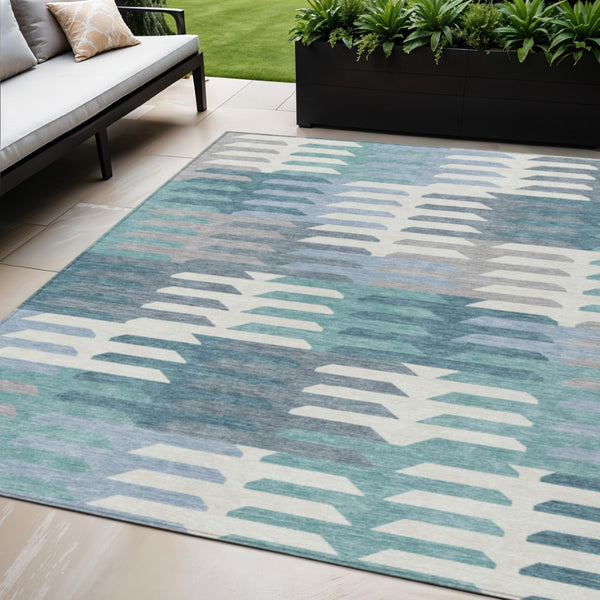 HomeRoots 5' Geometric Washable Indoor Outdoor Area Rug in Teal Blue, Ivory & Gray - Durable & Stylish Decor 659593