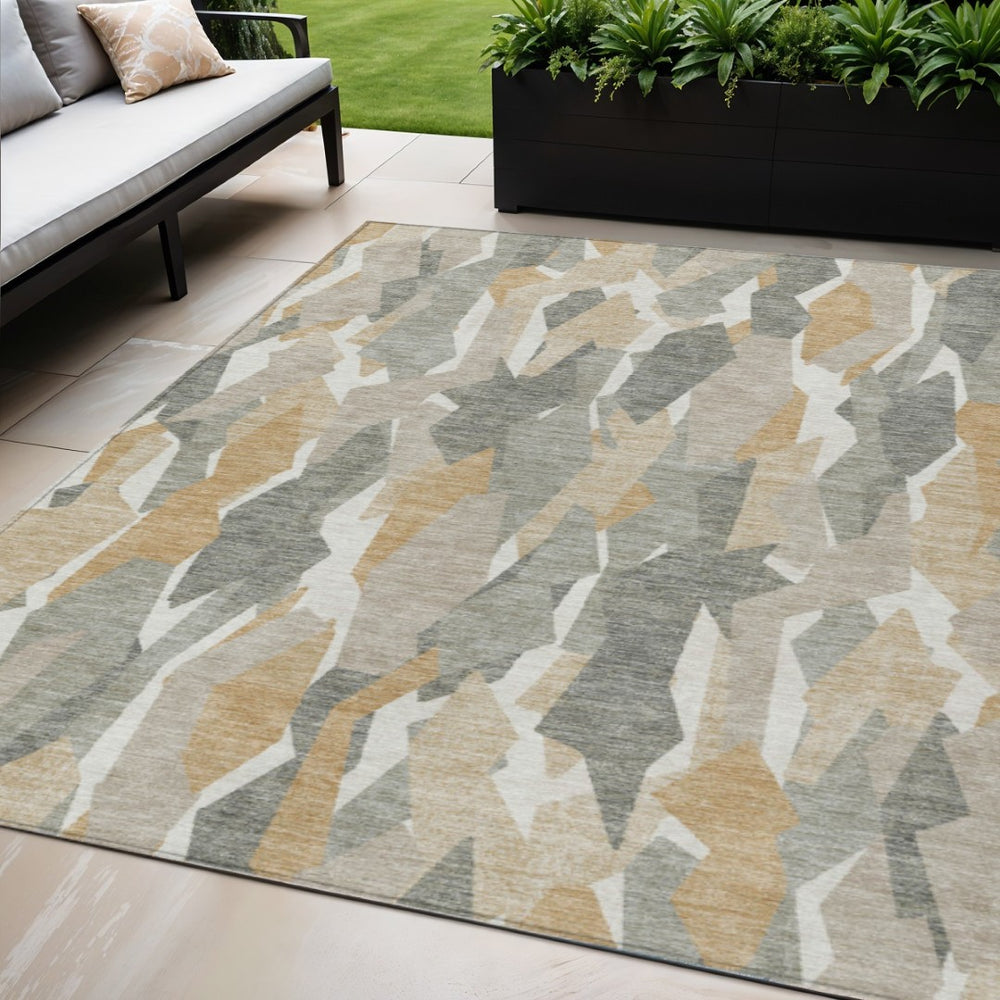 HomeRoots 5' Durable Pewter, Wheat & Ivory Striped Washable Area Rug - Perfect for Indoor & Outdoor Spaces! 659629