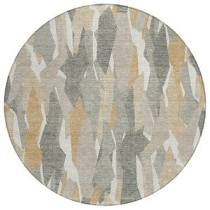 HomeRoots 8' Round Striped Rug in Pewter, Wheat, and Ivory - Stylish, Durable for Indoor/Outdoor Spaces! 659630