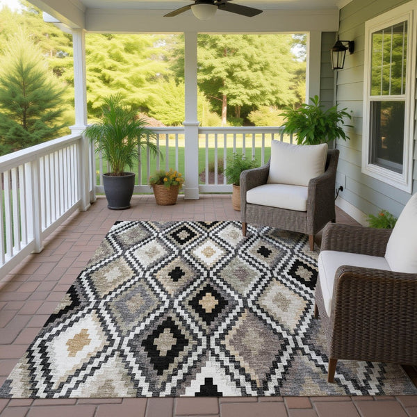 HomeRoots 8' X 10' Stylish Black Ivory Beige Geometric Washable Area Rug for Indoor & Outdoor Use 659709