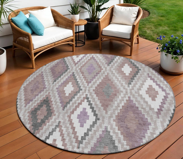 HomeRoots 8' Blush Ivory and Gray Round Geometric Rug - Stylish, Washable for Indoor/Outdoor Use & Easy Care 659714