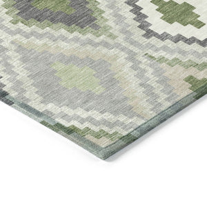 HomeRoots 8' Stylish Fern Green Gray Ivory Round Geometric Rug – Washable, Durable for Indoor & Outdoor Use! 659726