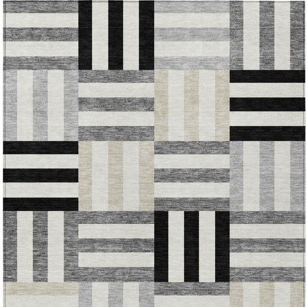HomeRoots 5' Geometric Washable Area Rug in Black, Beige & Ivory - Durable Indoor/Outdoor Design for Modern Spaces 659743