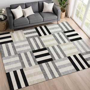 HomeRoots 5' Geometric Washable Area Rug in Black, Beige & Ivory - Durable Indoor/Outdoor Design for Modern Spaces 659743
