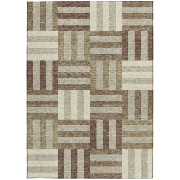 HomeRoots 5' Stylish Brown Beige Ivory Geometric Area Rug - Washable Indoor/Outdoor Mat for High-Traffic Spaces 659755