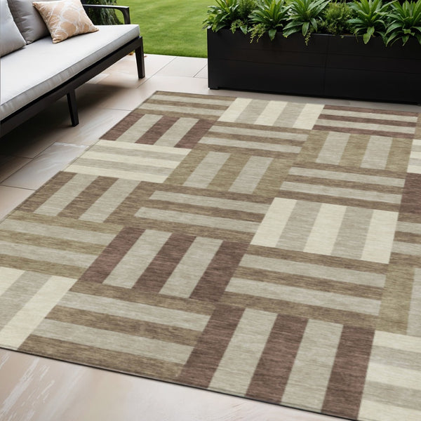 HomeRoots 5' Stylish Brown Beige Ivory Geometric Area Rug - Washable Indoor/Outdoor Mat for High-Traffic Spaces 659755
