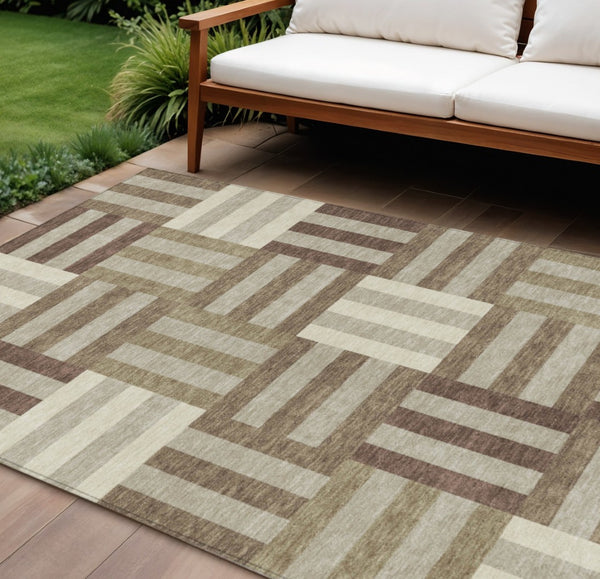HomeRoots 8' X 10' Geometric Washable Area Rug in Brown, Beige & Ivory - Durable Indoor/Outdoor Accent Piece 659757