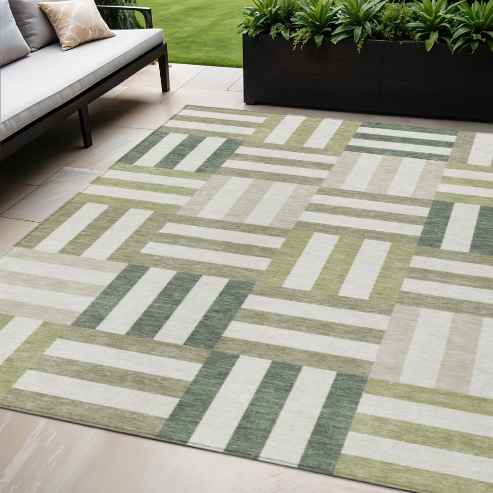 HomeRoots 5' Sage Ivory and Taupe Geometric Washable Area Rug – Stylish, Durable, Indoor/Outdoor Versatile Covering 659791
