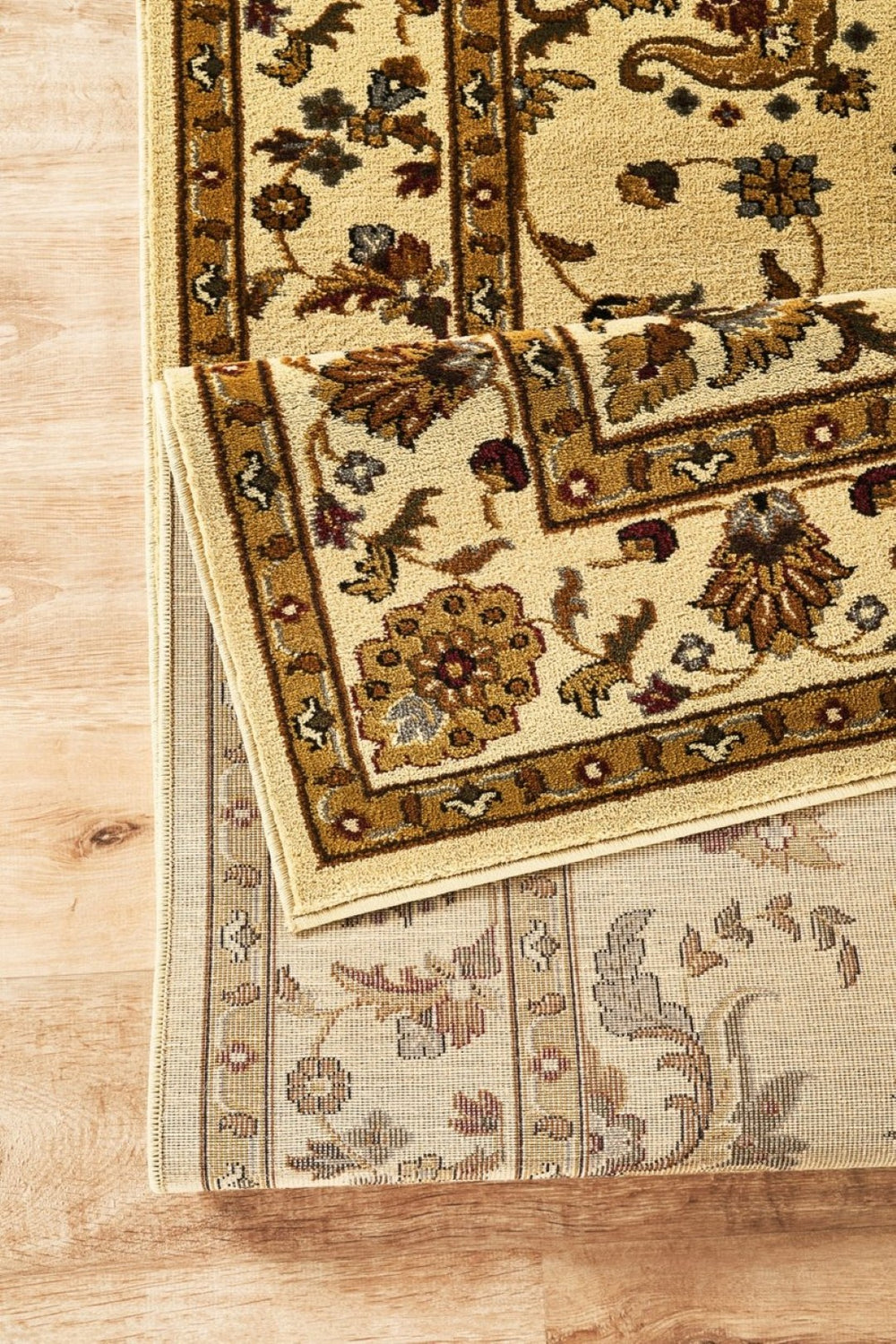 English Elm Classic Cream Traditional Area Rug with Timeless Motifs for Living and Dining Rooms B186P452252