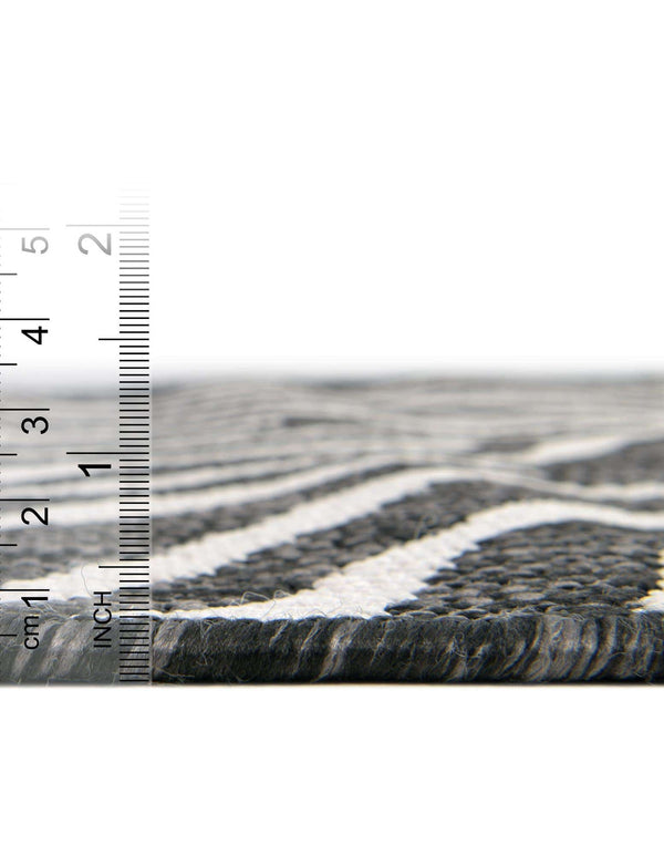 Unique Loom Outdoor Safari Tsavo Machine Made Animal Print Rug White, Black 10' 0" x 10' 0"