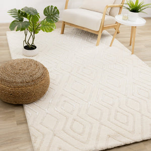 HomeRoots 5' Cream Area Rug - Luxurious Softness, Durable & Stain-Resistant for Elegant Home Décor & Comfort 5' X 8' 660012