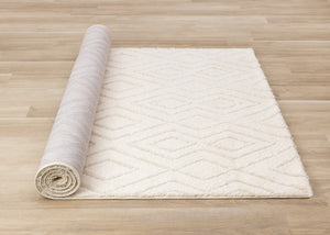 HomeRoots 5' Cream Area Rug - Luxurious Softness, Durable & Stain-Resistant for Elegant Home Décor & Comfort 8' X 11' 660014