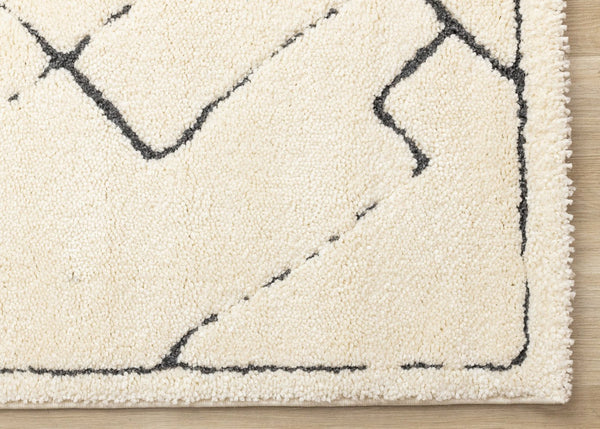 HomeRoots 5' Cream Area Rug - Soft, Durable and Stylish Designer Floor Covering for Modern Living Spaces 5' X 8' 660019