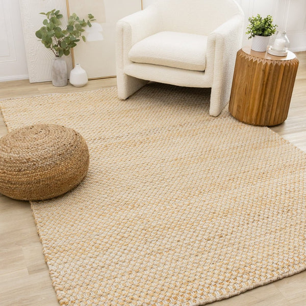 HomeRoots 5' Hand-Woven Jute Geometric Area Rug in Beige and Cream – Durable, Stylish, Perfect for Any Room 5' X 8' 660023