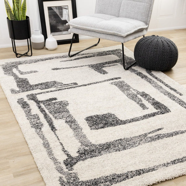 HomeRoots 5' Contemporary Beige and Black Abstract Area Rug – Plush, Durable, Perfect for Modern Homes 5' X 8' 660031