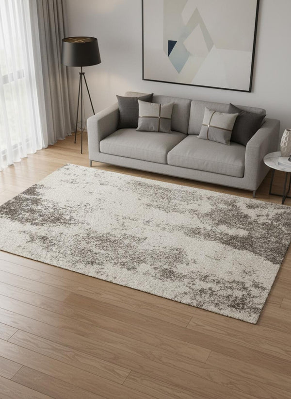 HomeRoots 5' Cream and Brown Abstract Area Rug - Modern, Plush, Stain-Resistant Design for Cozy Living Spaces 5' X 8' 660048