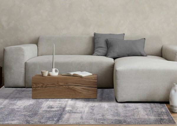 HomeRoots 5' Modern Gray and Ivory Abstract Area Rug - Soft, Stain-Resistant, Ideal for Busy Households 5' X 8' 660052