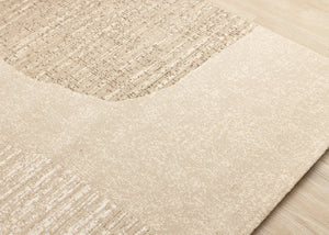 HomeRoots 5' Beige and Cream Abstract Area Rug - Modern, Durable, Stain-Resistant Design for Stylish Living Spaces 5' X 8' 660063