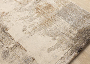 HomeRoots 5' Abstract Beige and Brown Area Rug – Modern, Durable, Stain Resistant for Stylish Home Décor 5' X 8' 660101