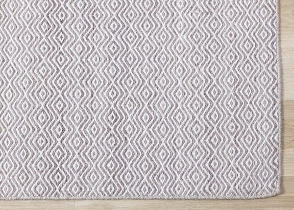HomeRoots 8' Hand-Woven Beige and Cream Geometric Area Rug – Durable, Stylish, Stain-Resistant, Unique Design 8' X 11' 660118