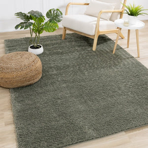 HomeRoots 4' Dark Green Area Rug - Stylish, Durable, and Stain-Resistant for High-Traffic Living Spaces 5' X 8' 660124