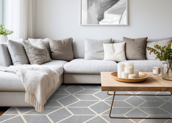 HomeRoots 5' Modern Gray and Cream Geometric Area Rug - Durable, Stain-Resistant, Perfect for High-Traffic Spaces 5' X 8' 660147