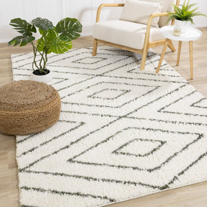 HomeRoots 8' Cream and Green Geometric Area Rug – Modern Design with Stain Resistance for Homes with Kids & Pets 8' X 11' 660179