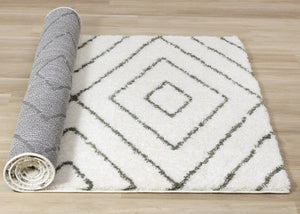 HomeRoots 8' Cream and Green Geometric Area Rug – Modern Design with Stain Resistance for Homes with Kids & Pets 8' X 11' 660179