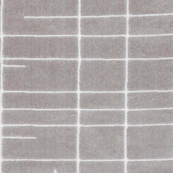 HomeRoots 5' Gray and White Striped Area Rug - Soft, Durable, and Stylish for High-Traffic Spaces in Your Home 5' X 8' 660267