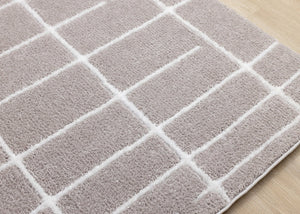 HomeRoots 5' Gray and White Striped Area Rug - Soft, Durable, and Stylish for High-Traffic Spaces in Your Home 5' X 8' 660267
