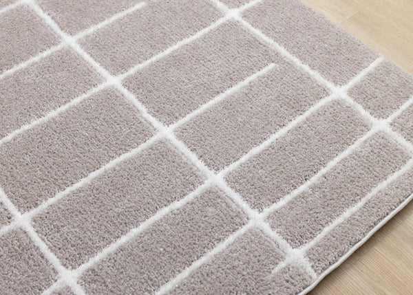 HomeRoots 5' Gray and White Striped Area Rug - Soft, Durable, and Stylish for High-Traffic Spaces in Your Home 5' X 8' 660267