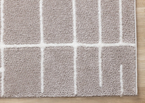 HomeRoots 5' Gray and White Striped Area Rug - Soft, Durable, and Stylish for High-Traffic Spaces in Your Home 5' X 8' 660267