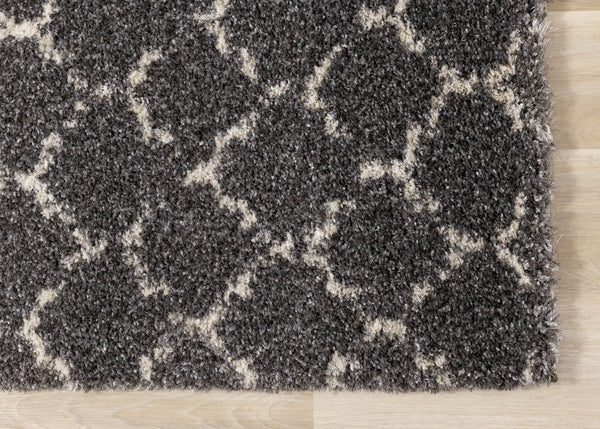 HomeRoots 5' Gray and Cream Ogee Area Rug – Stylish, Durable, Stain-Resistant, Perfect for Modern Living Spaces 5' X 8' 660271