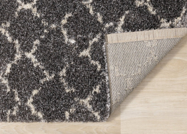 HomeRoots 5' Gray and Cream Ogee Area Rug – Stylish, Durable, Stain-Resistant, Perfect for Modern Living Spaces 8' X 11' 660272