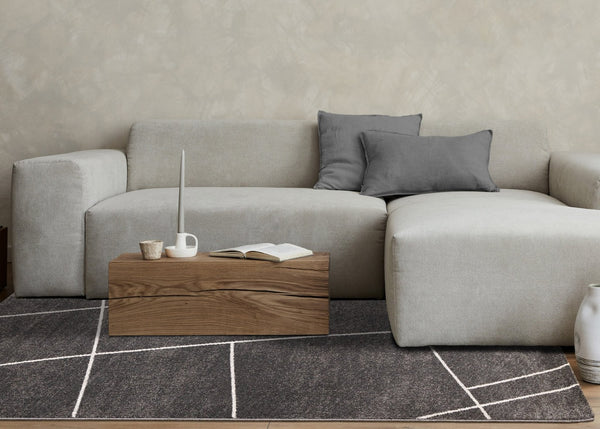 HomeRoots 5' Gray and White Abstract Area Rug - Soft, Stain-Resistant Design for Modern Living Spaces 8' X 11' 660276