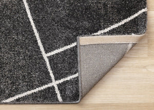 HomeRoots 5' Gray and White Abstract Area Rug - Soft, Stain-Resistant Design for Modern Living Spaces 8' X 11' 660276