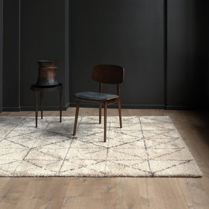 HomeRoots 5' Cream and Gray Tribal Area Rug – Soft, Durable Design for Modern Living Spaces and Families 5' X 8' 660277