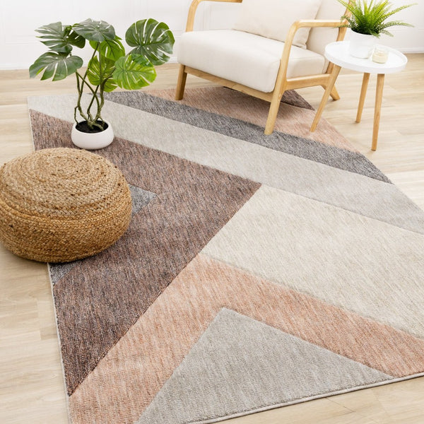 HomeRoots 5' Modern Geometric Area Rug in Gray, Brown, and Beige - Durable, Stain-Resistant, Stylish Design 5' X 8' 660286