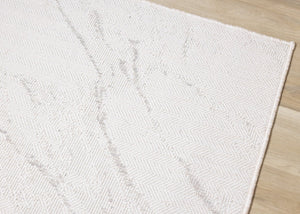 HomeRoots 5' Stylish Cream and Gray Abstract Area Rug - Perfect for Modern Living Spaces and Easy Care 5' X 8' 660290