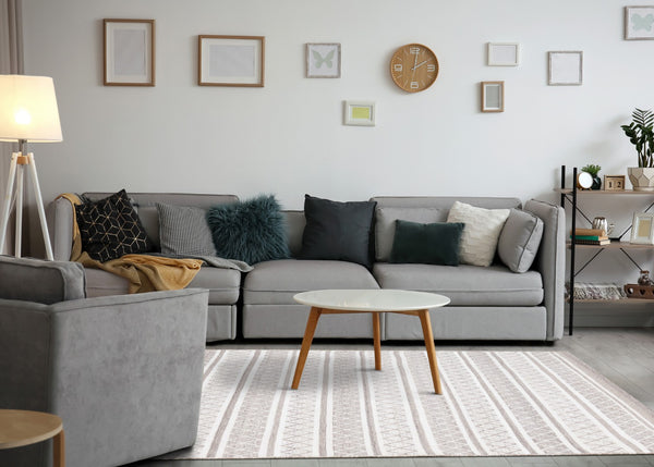 HomeRoots 5' Hand-Woven Cream Gray and Brown Geometric Area Rug for Modern Spaces - Durable & Elegant Design 5' X 8' 660298