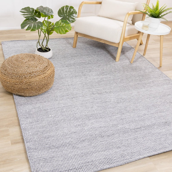 HomeRoots 5' Cream and Gray Abstract Hand-Woven Area Rug for Modern Elegance in Living Spaces and Homes 5' X 8' 660300