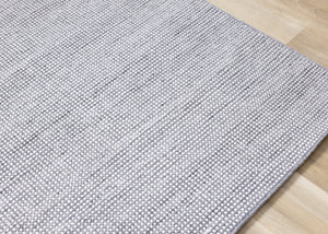 HomeRoots 5' Cream and Gray Abstract Hand-Woven Area Rug for Modern Elegance in Living Spaces and Homes 8' X 11' 660301