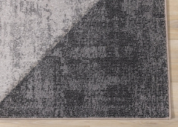 HomeRoots 7' Modern Geometric Area Rug in Gray, Cream, and Beige – Durable, Stain-Resistant Design for Style 3' X 5' 660322